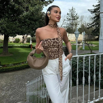 Top de tule leopardo